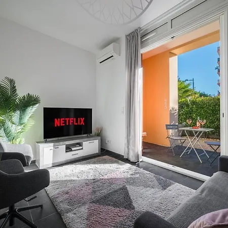 Le Coq Wagner - Parking - Air Conditioning - Pool Apartament