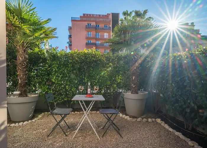 Le Coq Wagner - Parking - Air Conditioning - Pool Apartment Menton