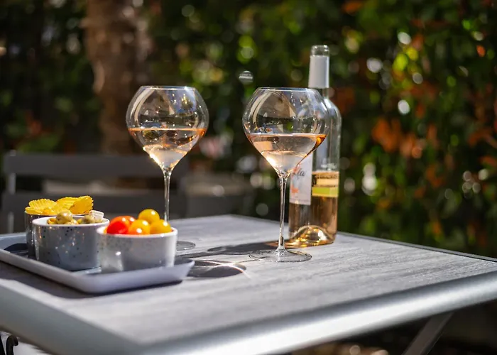 Le Coq Wagner - Parking - Air Conditioning - Pool Apartment