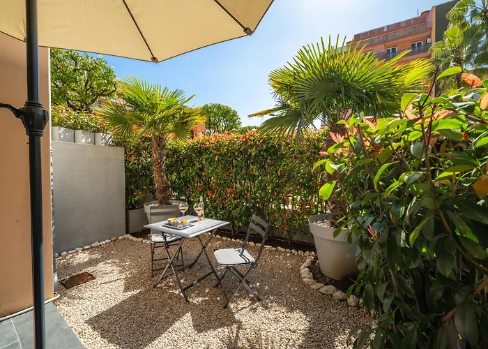 Le Coq Wagner - Parking - Air Conditioning - Pool مينتون