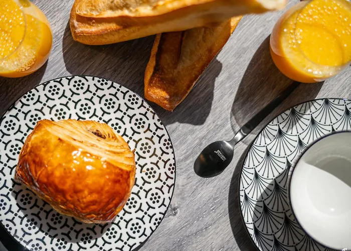 Le Coq Wagner - Parking - Air Conditioning - Pool مينتون